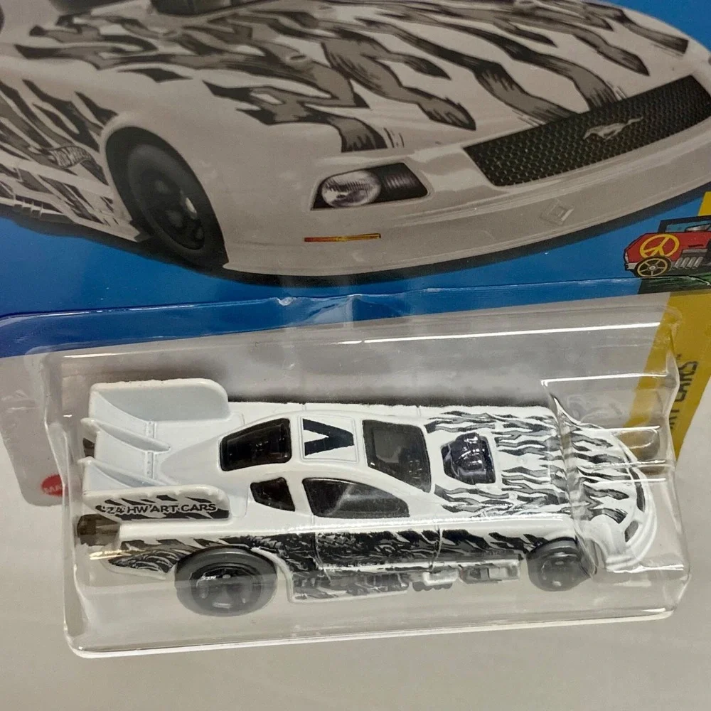 Hot‎ Wheels Mustang Funny Car 112/250 White HW Art Cars 5/10 Black Flames 1:64